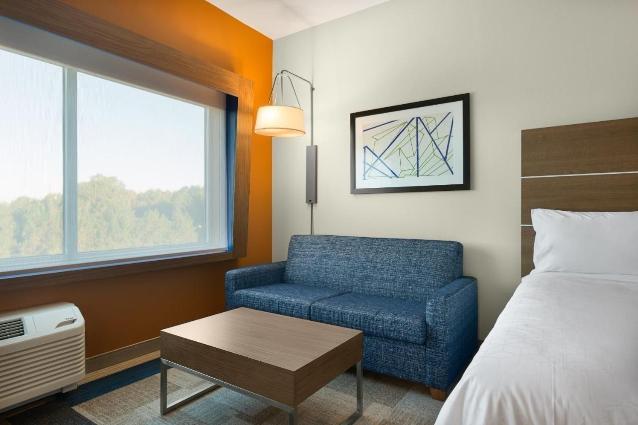 Holiday Inn Express & Suites - Fayetteville South By Ihg Bagian luar foto