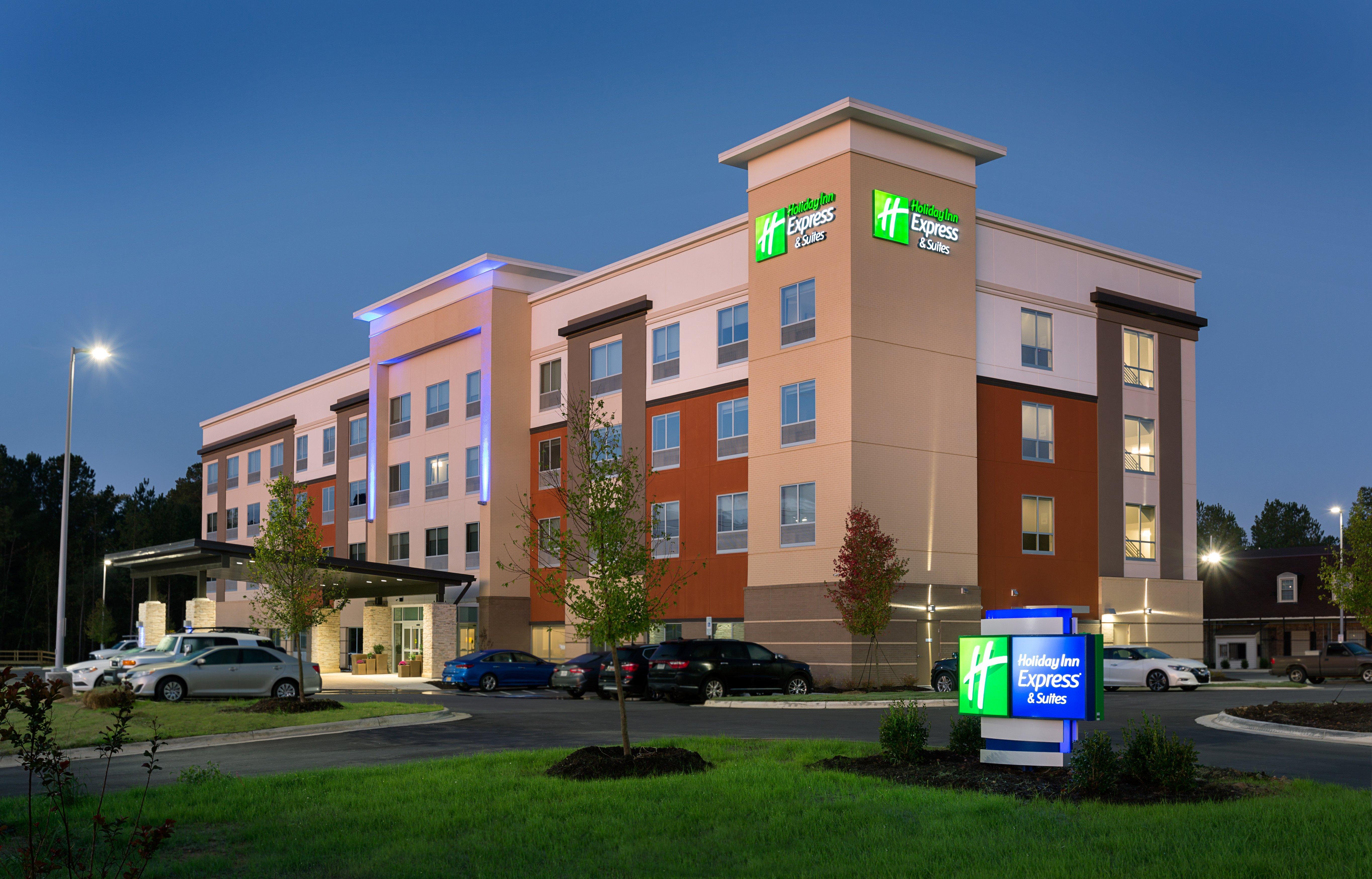 Holiday Inn Express & Suites - Fayetteville South By Ihg Bagian luar foto