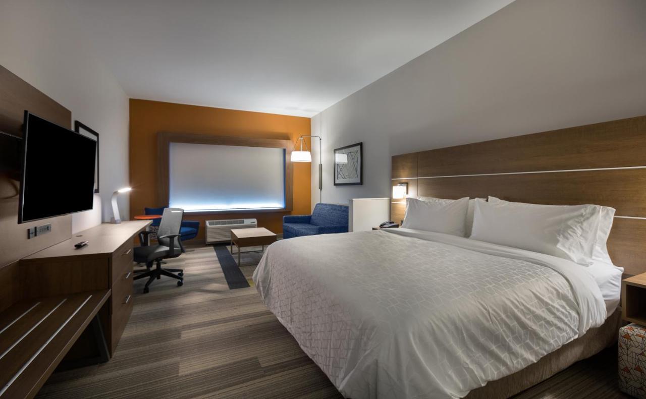 Holiday Inn Express & Suites - Fayetteville South By Ihg Bagian luar foto